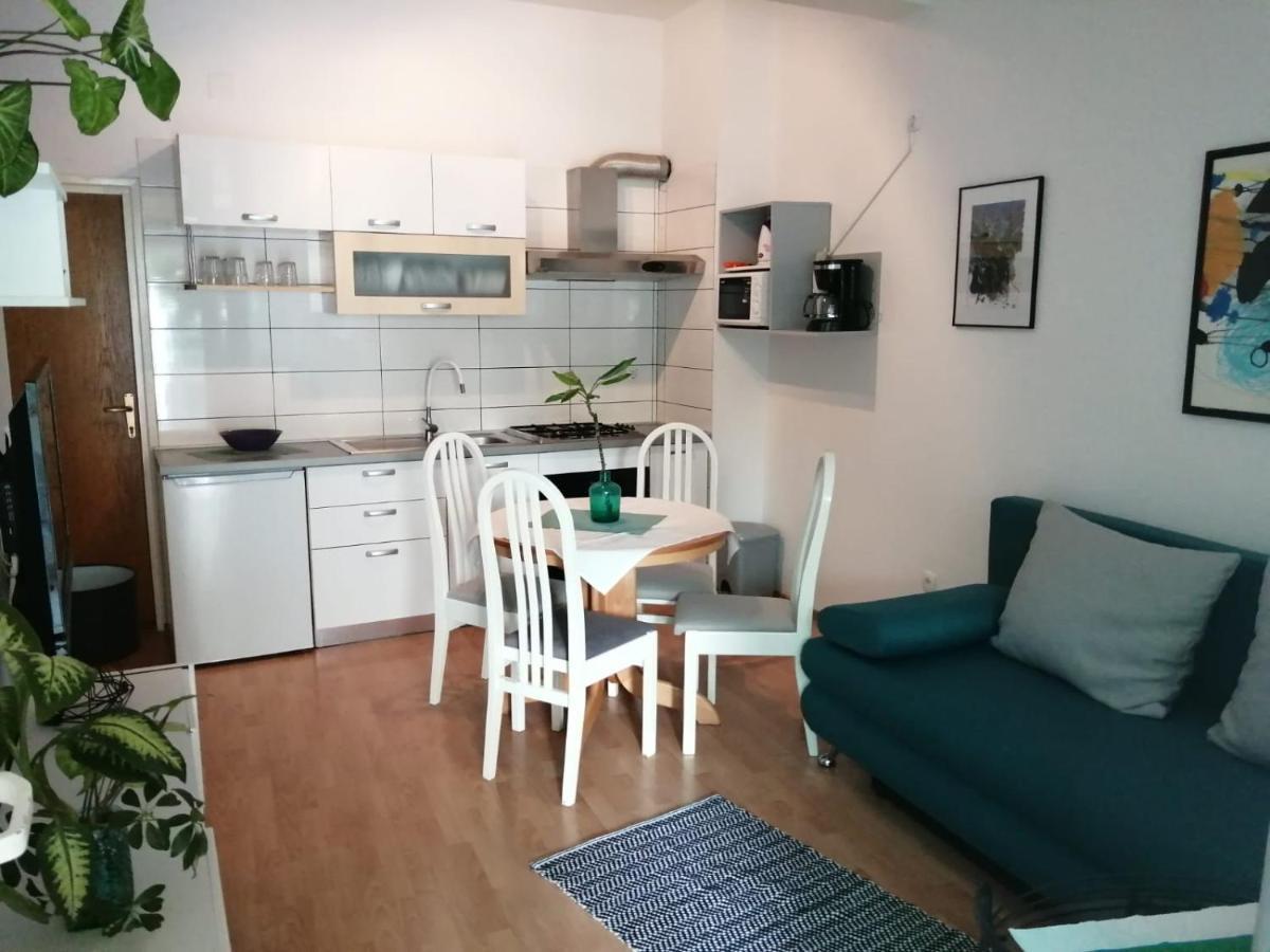 Apartments Suri Водице Екстер'єр фото