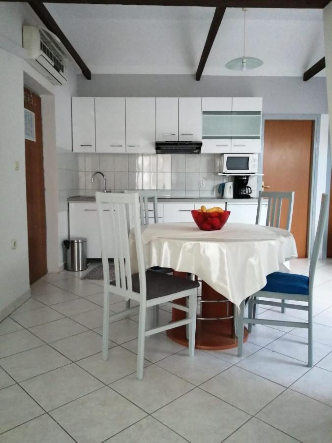 Apartments Suri Водице Екстер'єр фото
