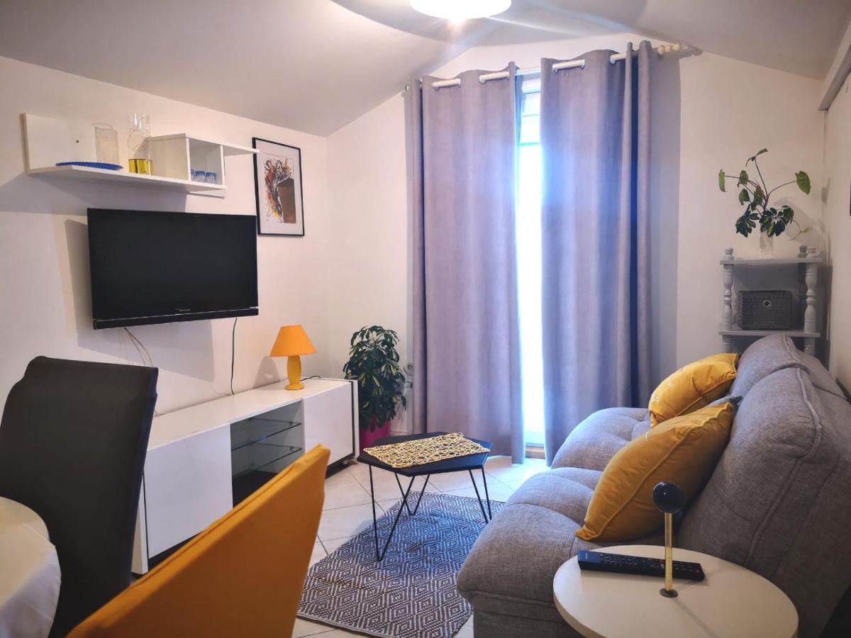 Apartments Suri Водице Екстер'єр фото